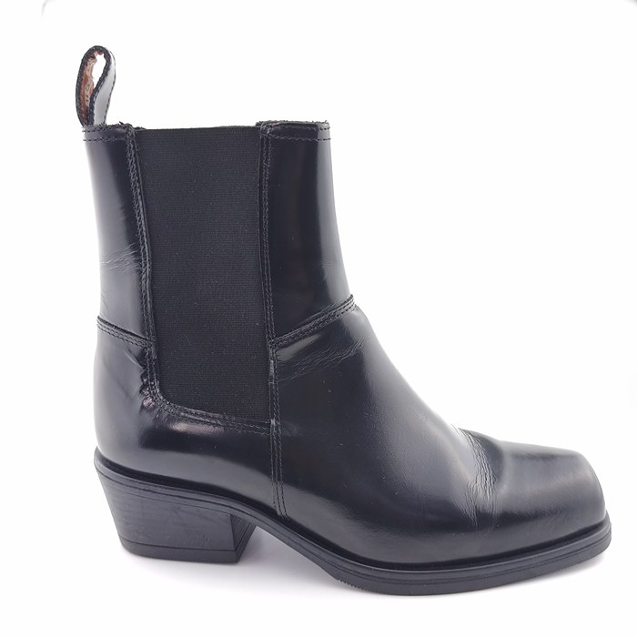 Side view of Vintage Boots Scotch & Soda in black leather with square toe design