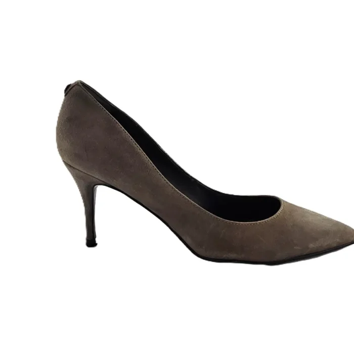 Vintage Ladie Shoes Guess taupe Retro-2000s-style pointed toe silhouette