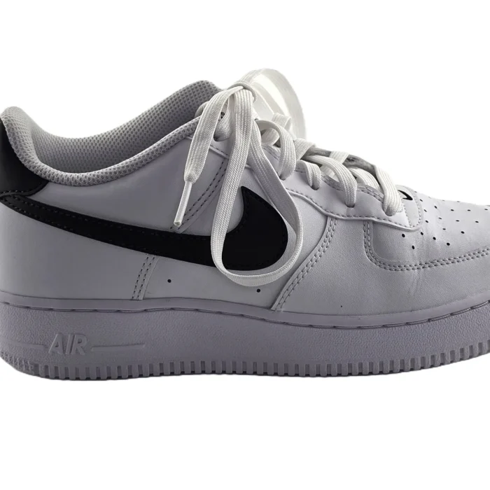 Nike Vintage Ladies Sport Shoes white with black Retro-2010s-style black Swoosh side detail