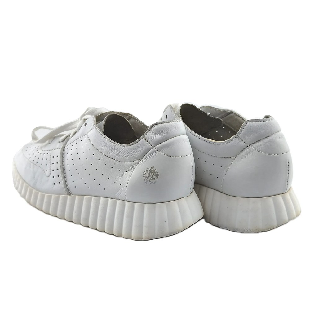 Apple of Eden Vintage Ladies Sport Shoes white Retro-2010s-style back view small heel logo