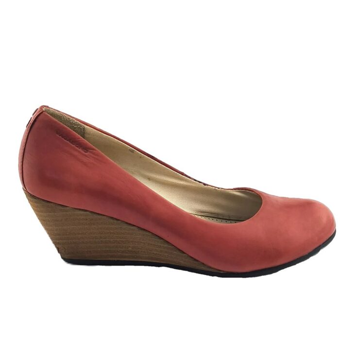 Vagabond Vintage Ladies Shoes red Retro-2000s-style wooden wedge side profile